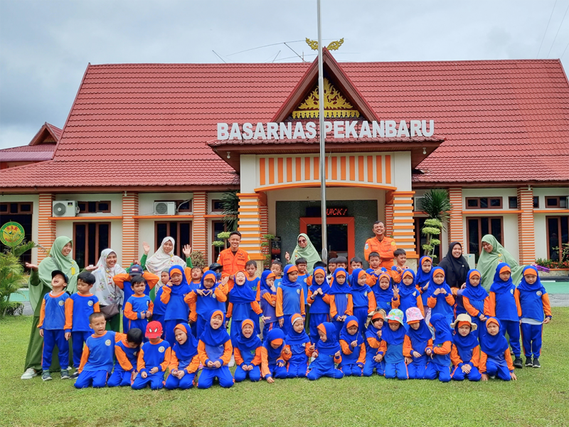 Murid TK-B Bintang Cendekia Fieldtrip ke Basarnas