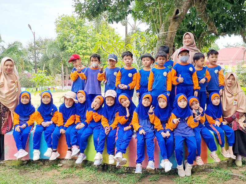 Murid KB dan TK Belajar Mengenal Makhluk Allah Langsung di Alam