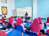 Murid Level Empat SD Bintang Cendekia Ikuti Kegiatan Peer Teaching
