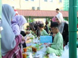 Inspiratif, Khalfan Siswa SD Bintang Cendekia manfaatkan hari pahlawan sebagai ide promosi Bazar.